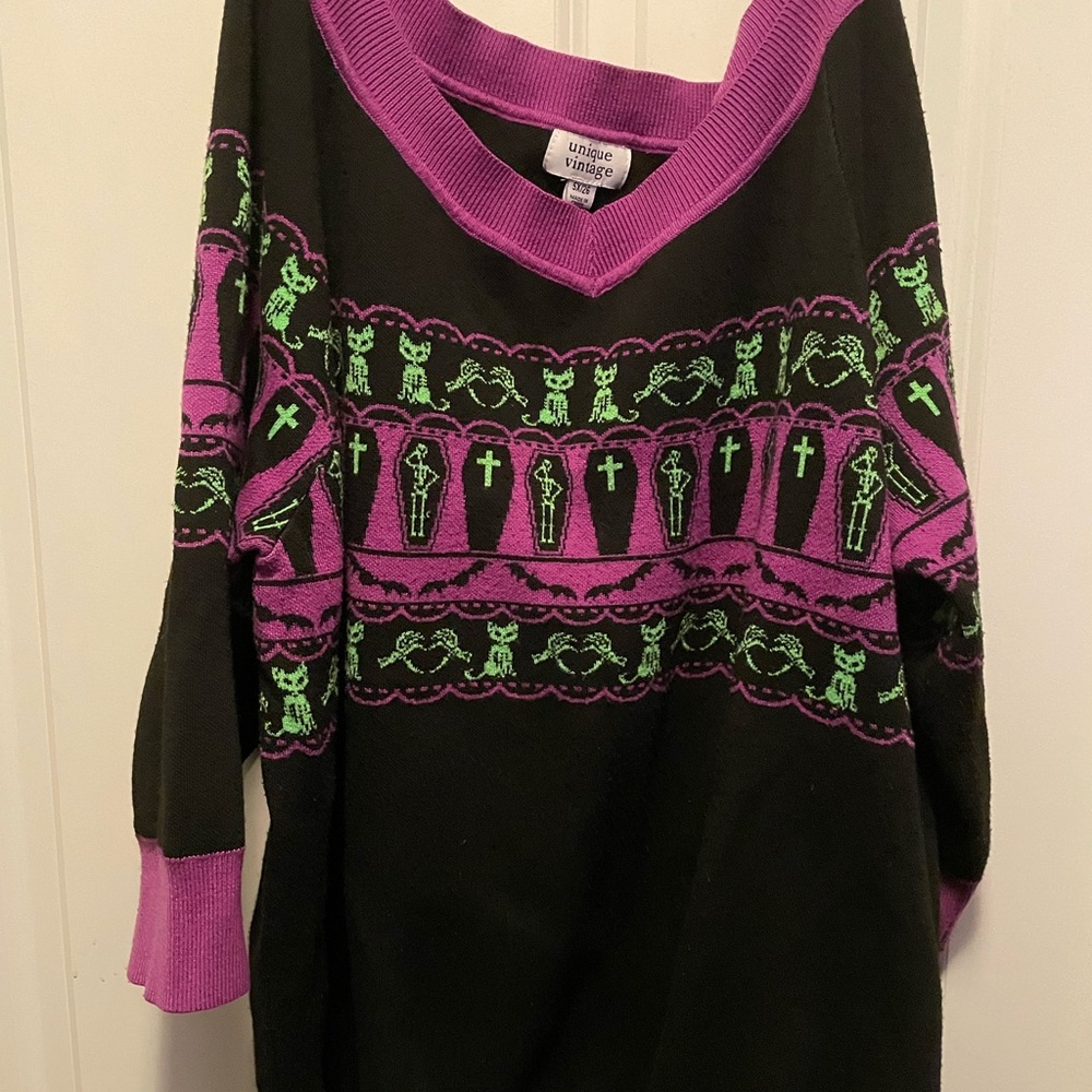 Unique vintage cat tombstone sweater
